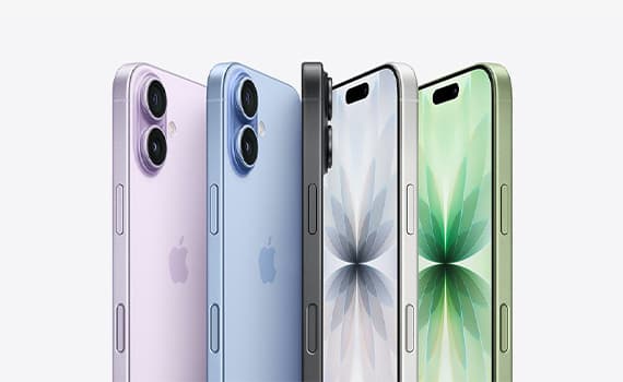 Vier iPhones in verschiedenen Farben: Violett, Blau, Schwarz und Grün, nebeneinander stehend.