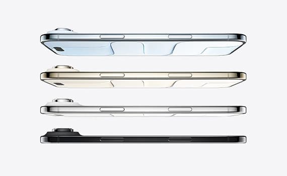 Vier Smartphones in verschiedenen Farben (blau, gold, silber, schwarz) nebeneinander von der Seite gezeigt