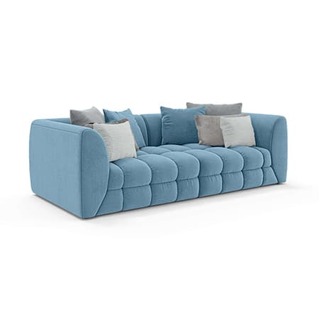 Hellblaues Sofa mit grauen und beigen Kissen, seitliche Ansicht auf weißem Hintergrund