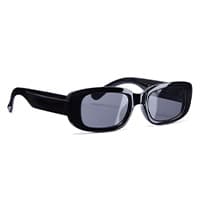 Schwarze rechteckige Sonnenbrille mit dunklen Gläsern auf weißem Hintergrund
