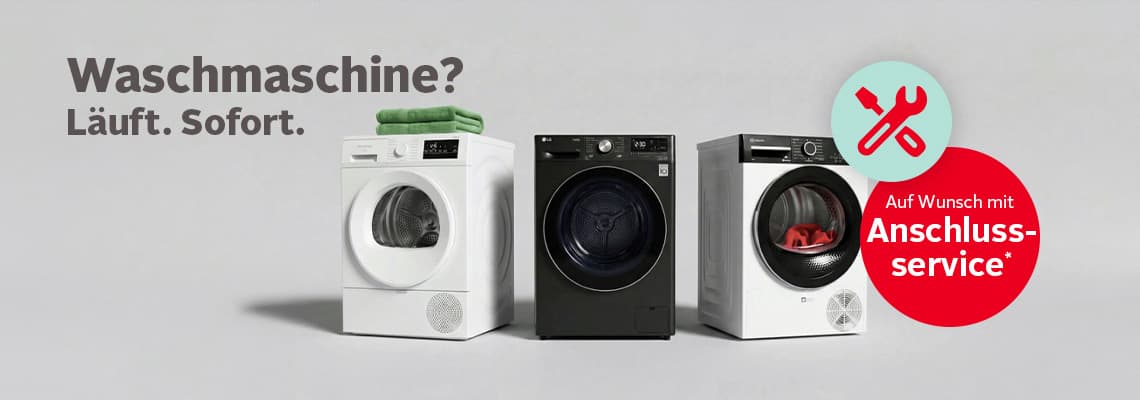 Waschmaschine? Läuft. Sofort. Auf Wunsch mit Anschlussservice – drei Waschmaschinen nebeneinander auf grauem Hintergrund