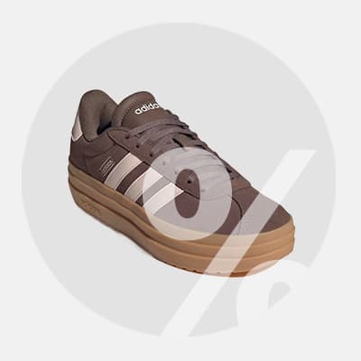 Sportschuh mit seitlichen Streifen schräg von vorn, darüber liegt ein großes Prozentzeichen als Hinweis auf Rabatt