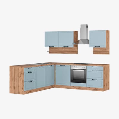Eckküche mit hellblauen Fronten, Holzrahmen, Unter- und Hängeschränken, integriertem Backofen und Dunstabzugshaube