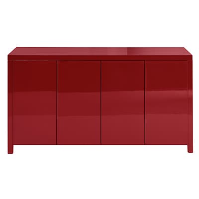 Rotes Sideboard mit vier schmalen Türen und klaren Linien vor weißem Hintergrund
