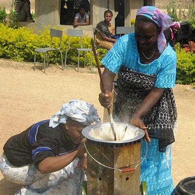 Energieeffiziente Kochöfen für Familien in Nigeria