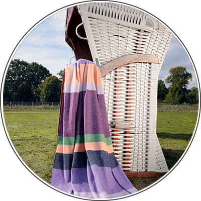 Strandkorb mit Wohndecke