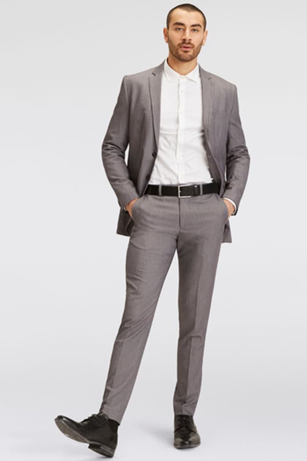 Herr im festlichen Outfits