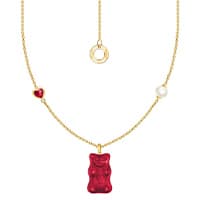Goldene Halskette mit Anhängern – roter Gummibär, kleines Herz und Perle