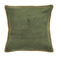 Quadratisches, olivgrünes Kissen mit dunkelbraunen Ziernähten an den Kanten.