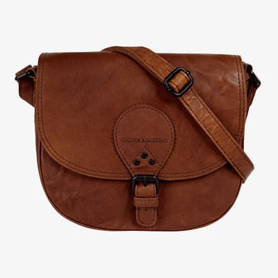 Braune Umhängetasche mit verstellbarem Schulterriemen und Schnallenverschluss, Vorderansicht