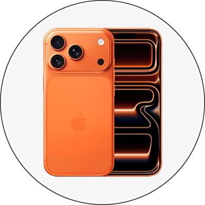 Orangefarbenes iPhone mit drei Kameralinsen – Vorder- und Rückansicht des Smartphones vor weißem Hintergrund