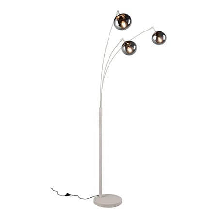 Weiße Stehlampe mit drei verstellbaren, kugelförmigen Lampenschirmen aus Metall, die in verschiedenen Richtungen zeigen