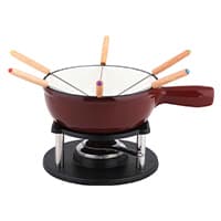 Rotbraunes Fondue-Set mit sechs Holzspießen auf schwarzem Ständer.