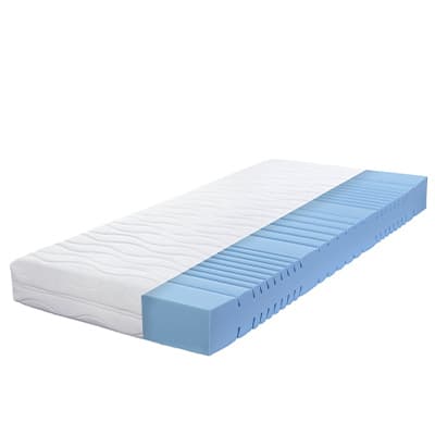 Matratze mit weißem Bezug und blauer Schaumstoffschicht, rechte Seite zeigt Rillen für Belüftung