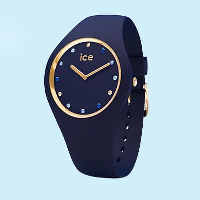 Blaue Armbanduhr mit goldenen und blauen Details und der Aufschrift "ice" auf dem Zifferblatt.