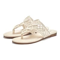 Beige Zehentrenner-Sandalen mit geflochtener Riemenfront, seitlich leicht versetzt nebeneinander platziert