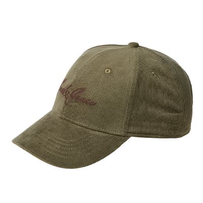 Olivgrüne Baseballkappe mit leicht gebogenem Schirm und gesticktem Schriftzug an der Seite