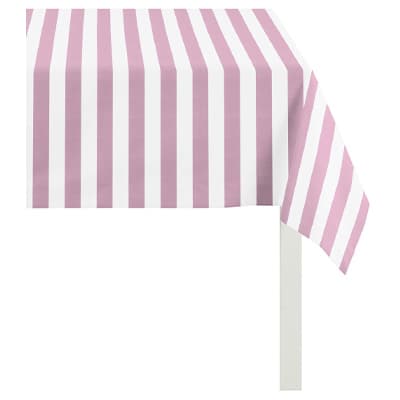 Tisch mit rechteckiger Tischdecke in rosa-weißen Längsstreifen, eine Ecke hängt locker herab