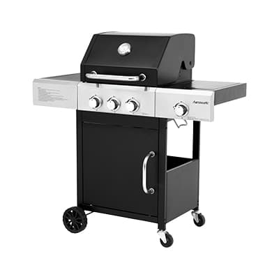 Schwarzer Gasgrill mit vier Drehknöpfen, Haube mit Thermometer, Seitentischen und Unterschrank auf Rollen