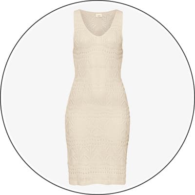 Knielanges, ärmelloses Kleid in Beige mit V-Ausschnitt und feinem, durchgehendem Muster