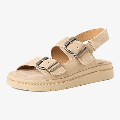 Beige Sandale mit zwei breiten Riemen und silbernen Schnallen, flache Sohle und Fersenriemen