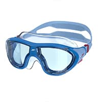 Blaue Schwimmbrille mit großem Sichtfeld und breitem Doppelkopfband vor weißem Hintergrund