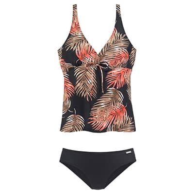 Schwarzes Tankini-Set mit tropischem Blattmuster in Rot- und Beigetönen, dazu schwarze Bikinihose