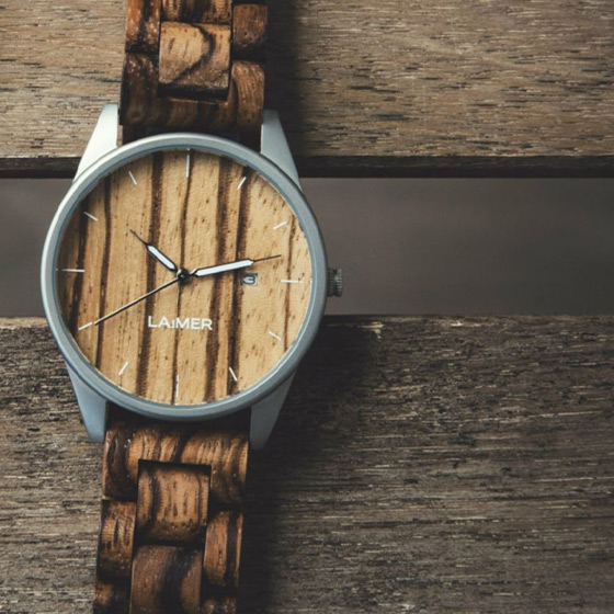 Uhr aus Holz