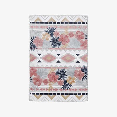 Rechteckiger Teppich mit rosa und gelben Blüten, dunklen Blättern und geometrischen Mustern in Streifen